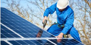 Installation Maintenance Panneaux Solaires Photovoltaïques à Curdin